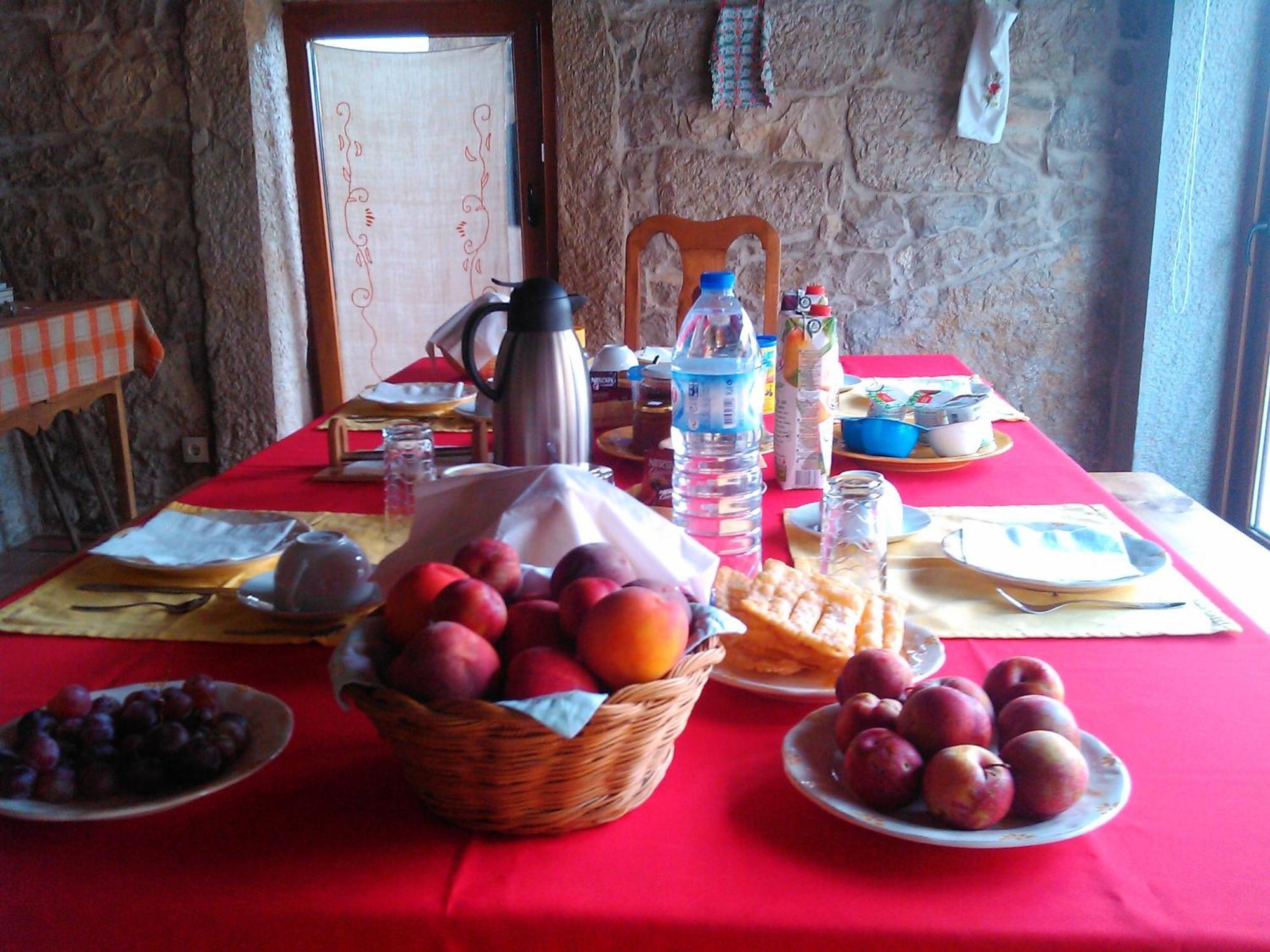 בית הארחה Mendiga 	Retiro Da Avo Lidia - Turismo Rural מראה חיצוני תמונה